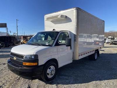Chevrolet Express 3500 Box Truck - Automatic