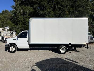 Ford F-450 16 ft Box Truck - 6 Speed Automatic, Roll up Door
