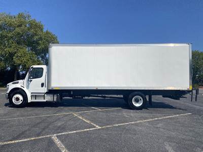 Freightliner M2 106 26 ft Box Truck - Automatic, Roll up Door, Liftgate