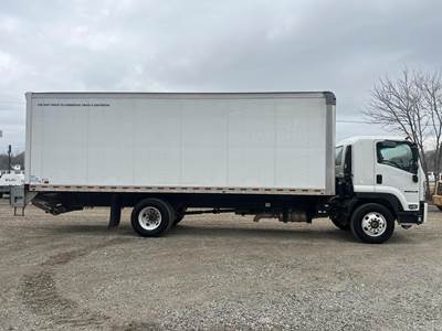 Isuzu FTR 26 ft Box Truck - Automatic, Roll up Door, Liftgate