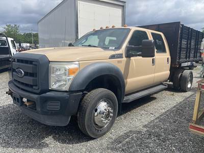 Ford F-450 Dump Truck - 6.8L TRITON V10, 5 Speed Automatic, 9' Dump