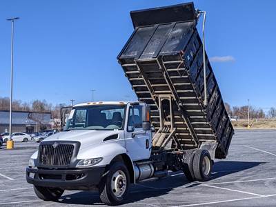 International DuraStar 4300 Dump Truck - Automatic