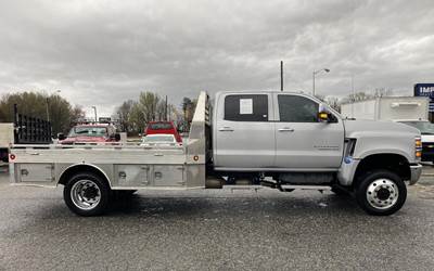 Chevrolet Silverado 5500HD 11 ft Flatbed Truck - 10 Speed Automatic