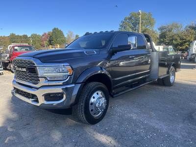 RAM 4500 HD LIMITED 9 ft Flatbed Truck - 6 Speed Automatic