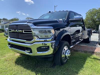 RAM 4500 Laramie Flatbed Truck - Automatic