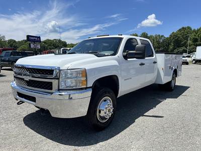 Chevrolet 3500HD Mechanic / Service Truck - 6 Speed Automatic