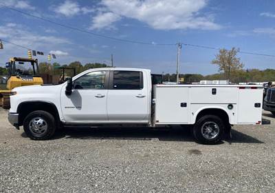 Chevrolet 3500HD Mechanic / Service Truck - 10 Speed Automatic
