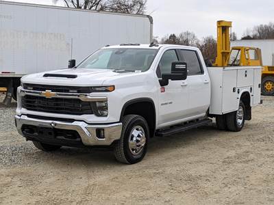 Chevrolet Silverado 3500HD Mechanic / Service Truck - 10 Speed Automatic