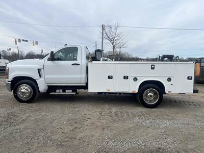 Chevrolet Silverado 4500HD Mechanic / Service Truck - 6 Speed Automatic