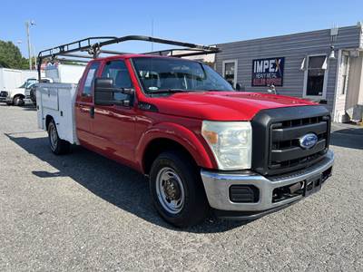 Ford F-250 XL Mechanic / Service Truck - 6 Speed Automatic