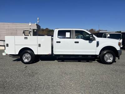 Ford F-250 XL Mechanic / Service Truck - 6 Speed Automatic