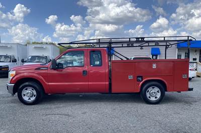 Ford F-250 XL Mechanic / Service Truck - 6 Speed Automatic