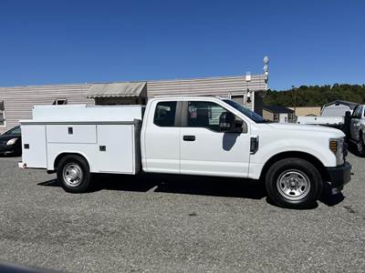 Ford F-350 XL Mechanic / Service Truck - 6 Speed Automatic