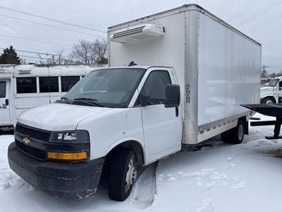 Chevrolet Express 3500 16 ft Refrigerated Truck - 401HP, Automatic, Thermo King