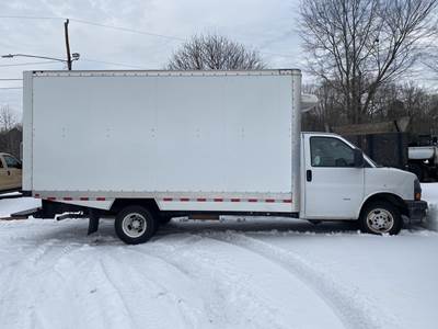 Chevrolet Express 3500 16 ft Refrigerated Truck - 401HP, Automatic, Thermo King