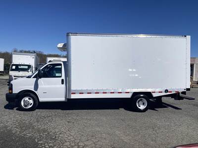 Chevrolet Express 3500 16 ft Refrigerated Truck - Automatic, Thermo King, Multi-Temp
