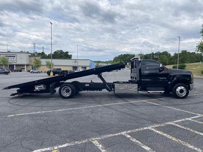 Chevrolet Silverado 5500HD Rollback Tow Truck - Duramax, 6 Speed Automatic