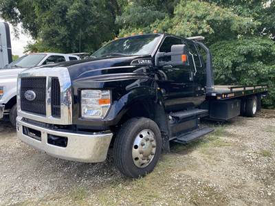 Ford F-650 XL Rollback Tow Truck - 7.3L, 335HP, 6 Speed Automatic