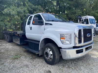 Ford F-650 XL Rollback Tow Truck - 7.3L, 335HP, 6 Speed Automatic