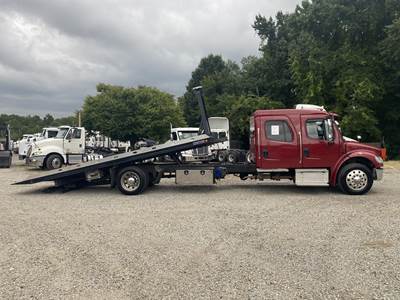 Freightliner M2 106 Rollback Tow Truck - Automatic