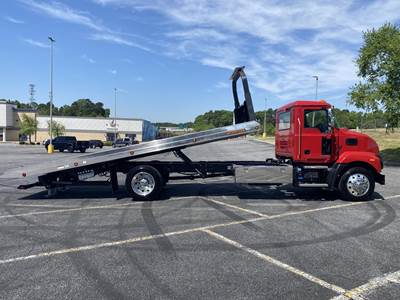 Mack MD6 Rollback Tow Truck - Cummins, Automatic