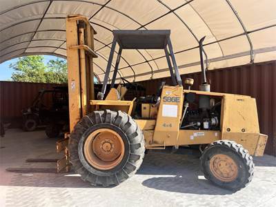 Case 586E Rough Terrain Forklift