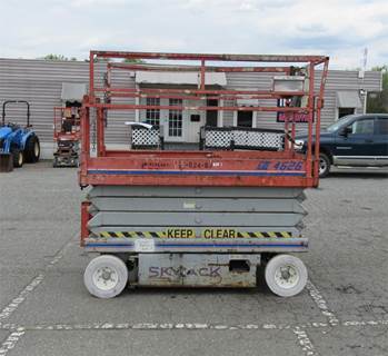 Skyjack SJII-4626 Scissor Lift - 32ft Working Height
