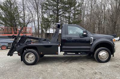 Ford F-450 XL Wrecker Tow Truck - 10 Speed Automatic