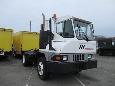Kalmar Ottawa Yard Spotter Truck - Cummins, 200HP, Automatic