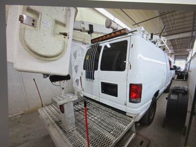 2012 Ford Econoline E-350 BUCKET TRUCK VAN