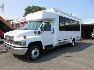 2009 Chevrolet C4500 24 PASSENGER BUS
