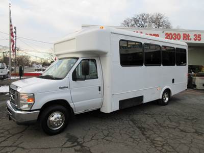 2013 Ford E-450 16 passenger Handicapped Bus
