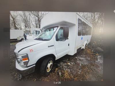 2017 Ford E350 12 PASSENGER, HANDICAPPED BUS