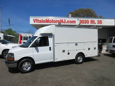 2017 Chevrolet Express Commercial Cutaway Van 139""