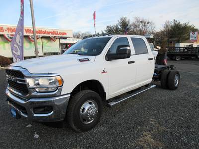 2024 RAM 3500 Crew Cab DRW CHASSIS TRUCK