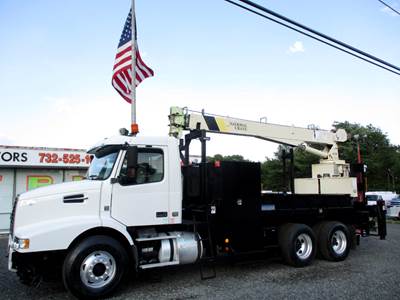 2010 Volvo VHD CRANE TRUCK