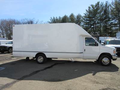 2010 Ford Econoline Commercial Cutaway E450, 16 FOOT BOX TRUCK