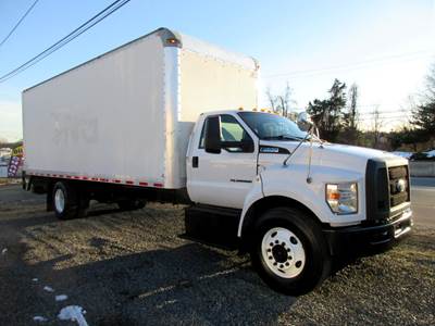 2016 Ford F-650 24&apos; BOX TRUCK, LIFTGATE