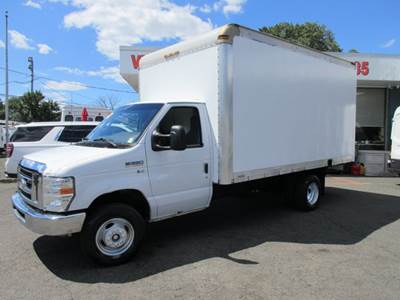 2014 Ford E-350 BOX TRUCK E-350 Super Duty 138"" 5-Spd SRW