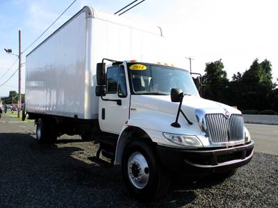 2014 International DuraStar 4300 24 FOOT BOX TRUCK,, 103K MILES