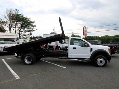 2017 Ford F-550 F-550 Super Duty Chassis  XL Regular Cab 193 4WD