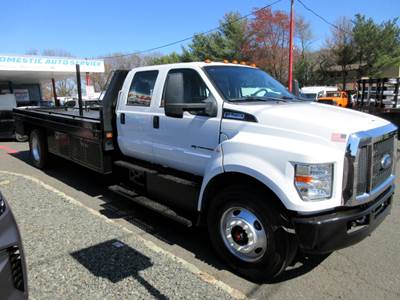 2019 Ford F-750 18&apos; CREW CAB