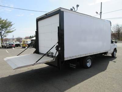 2015 Ford Econoline Commercial Cutaway 16 FOOT BOX TRUCK, LIFTGATE
