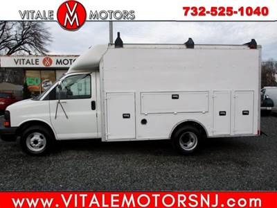 2004 Chevrolet Express Commercial Cutaway 3500 LS