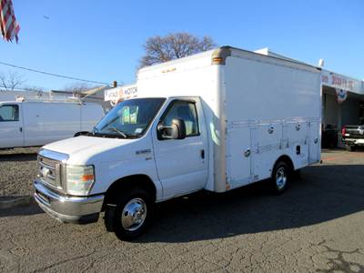 2010 Ford Econoline E-350 ENCLOSED SERVICE BODY TRUCK