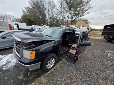 2010 GMC Sierra 1500 HANDICAPPED PICK UP TRUCK