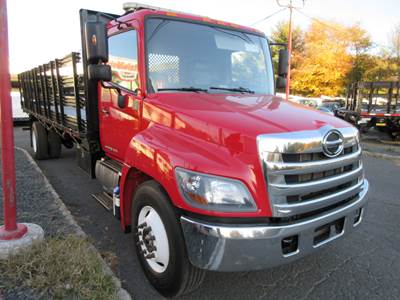 2016 Hino 338 26&apos; FLAT BED
