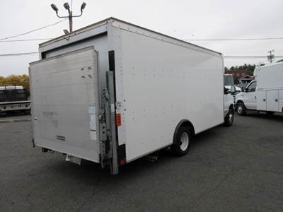 2024 Ford Econoline E-450