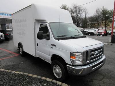 2013 Ford Econoline E-350 Super Duty, 12' CUBE VAN BOX