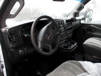 2017 GMC Savana G3500, 14 FOOT CUT AWAY STEP BOX